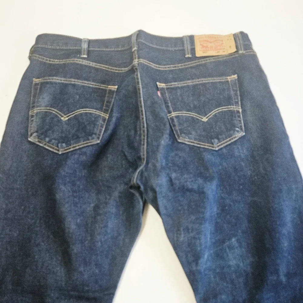 Levi 501 Men's Size 44 x 30 Button Fly Dark Wash Blue Denim Jeans